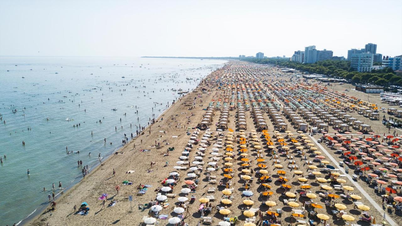 Appartamenti Dal Moro Lignano Sabbiadoro Extérieur photo